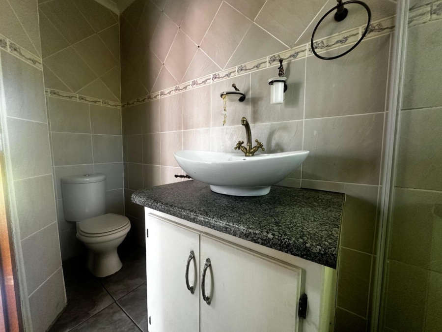 4 Bedroom Property for Sale in Heuwelsig Free State